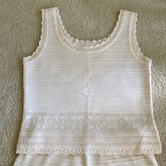 Nice vintage St. John cream tank top and skirt with Lacey edge, P - Picture 2 of 14